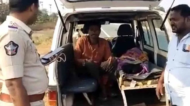 Policemen spotted Samulu Pangi and arranged an ambulance to take the body of his wife Ide Guru (30) home in Sorada village of Pottangi block.