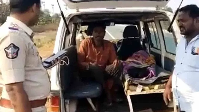 Policemen spotted Samulu Pangi and arranged an ambulance to take the body of his wife Ide Guru (30) home in Sorada village of Pottangi block.