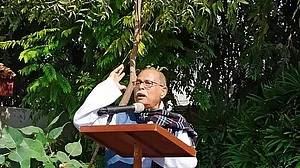 Gandhian journalist Nachiketa Desai passes away at 72