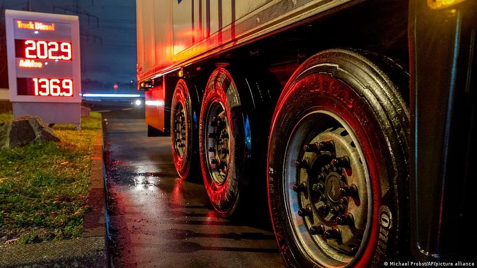 Europe stockpiling Indian diesel as refined Russian fuel ban looms