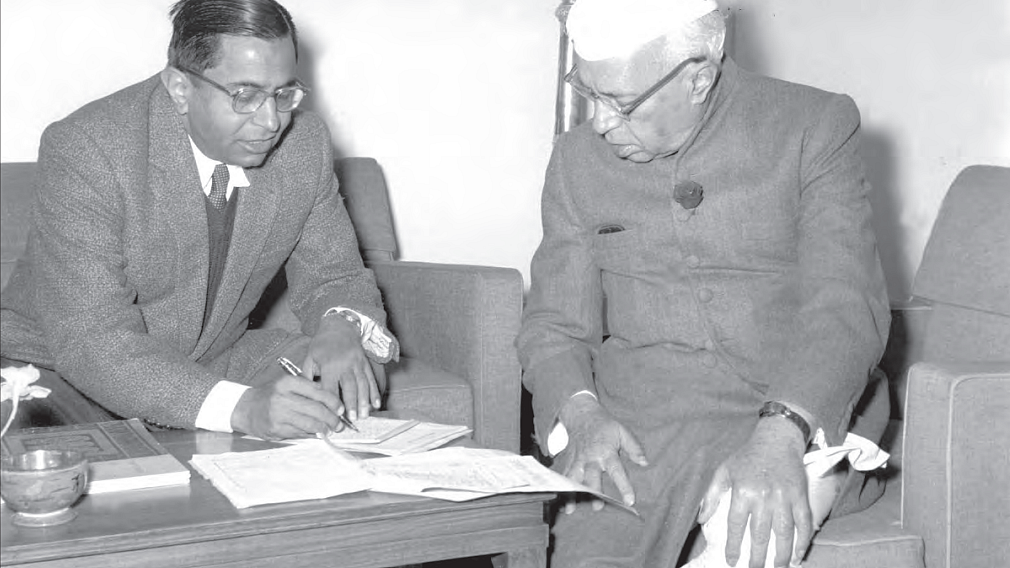 An enumerator collecting data from Pt. Jawaharlal Nehru, then Prime Minister of India, during the Census exercise, 1961