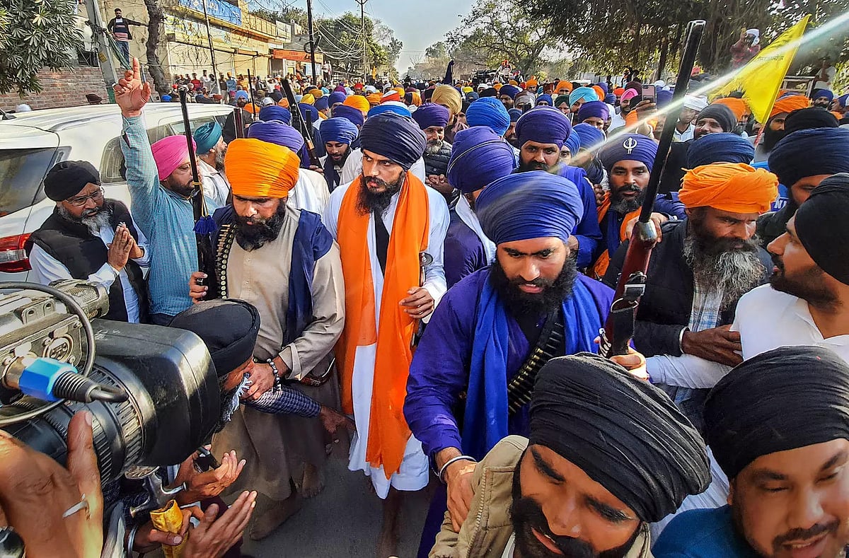 Radical preacher Amritpal Singh's close aide Papalpreet Singh arrested from Hoshiarpur