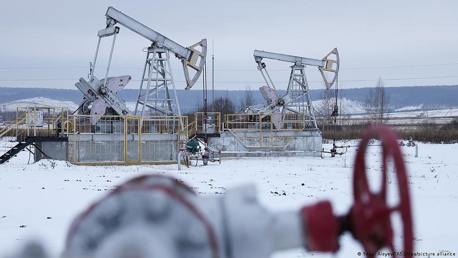 Permitting unrestricted Russian oil trade remains unacceptable: US
