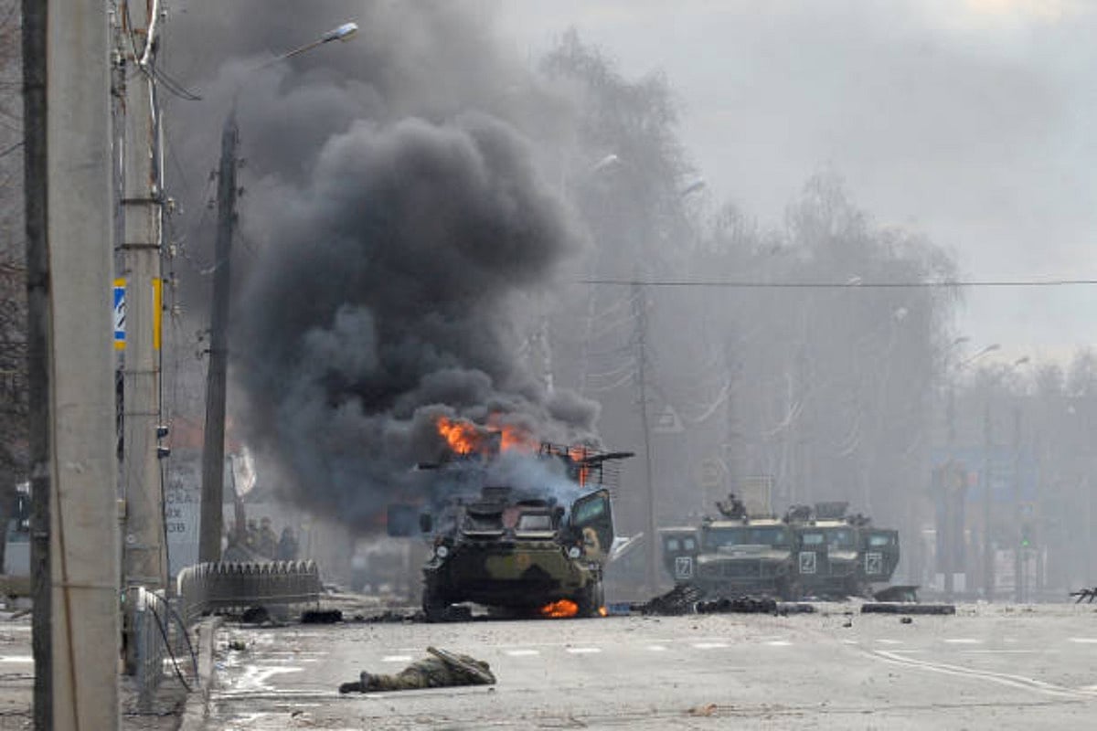 Russia-Ukraine War: An abyss under
the tightrope
