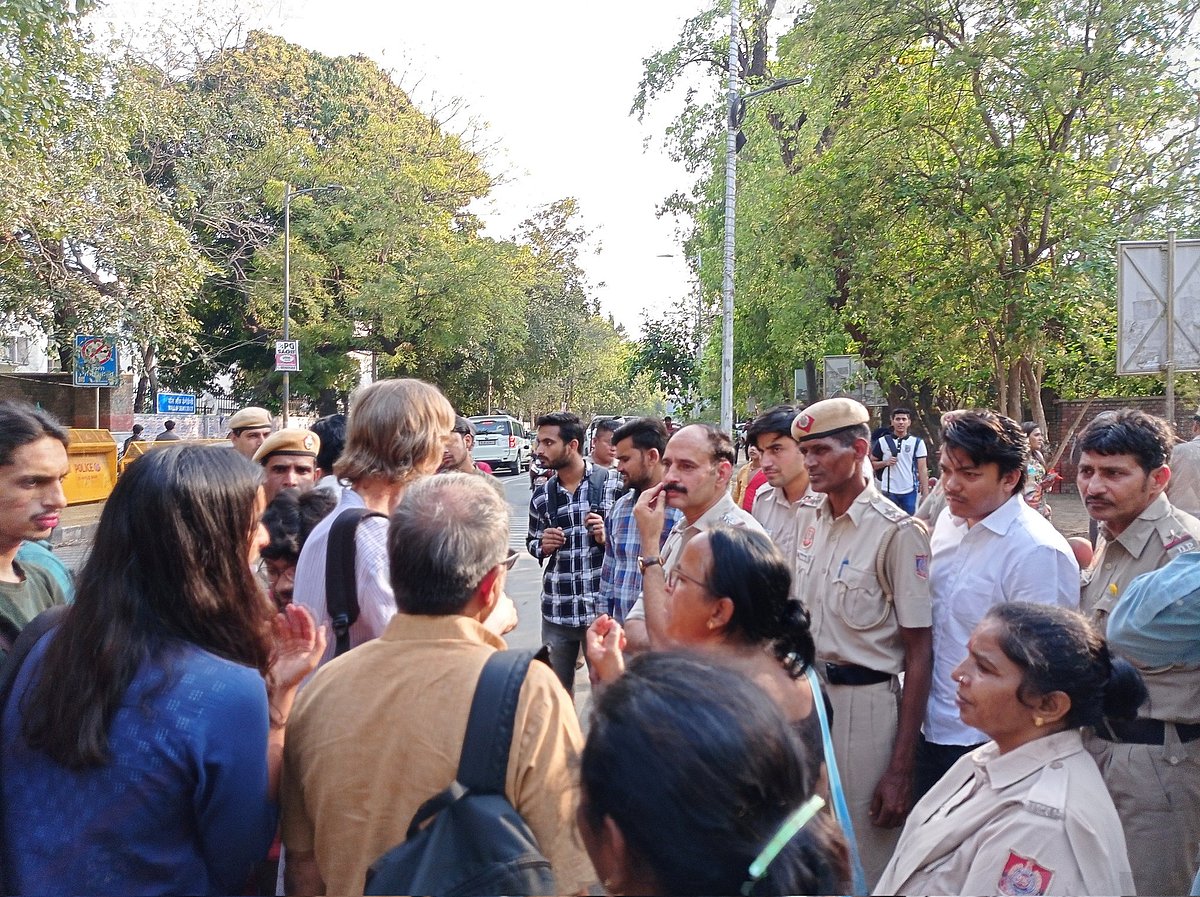 Activists protesting against 'attack' on NREGA detained by Delhi Police