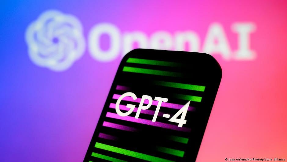 Tech experts call for 6-month pause on AI development