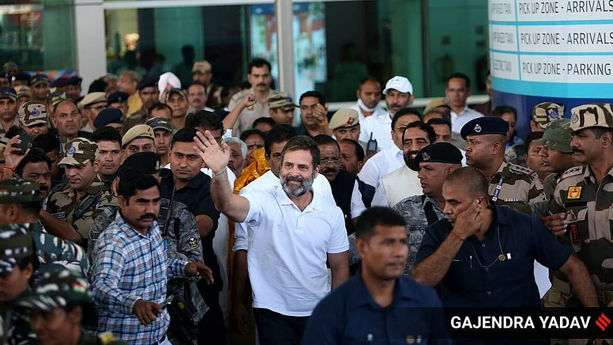 Rahul issue: PM burnt in effigy, massive protests across Wayanad for 2nd day