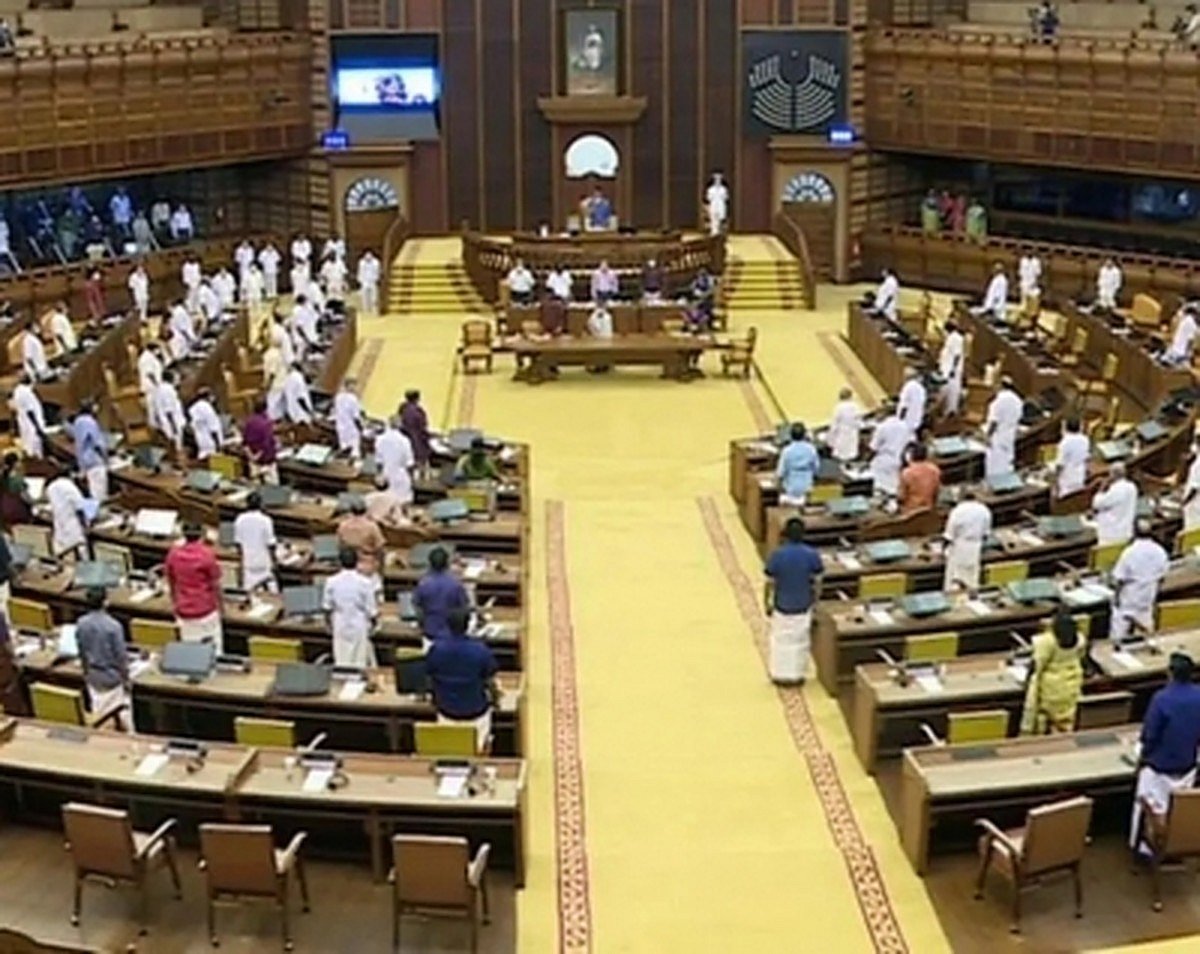 Cong-led oppn protests continue in Kerala Assembly
