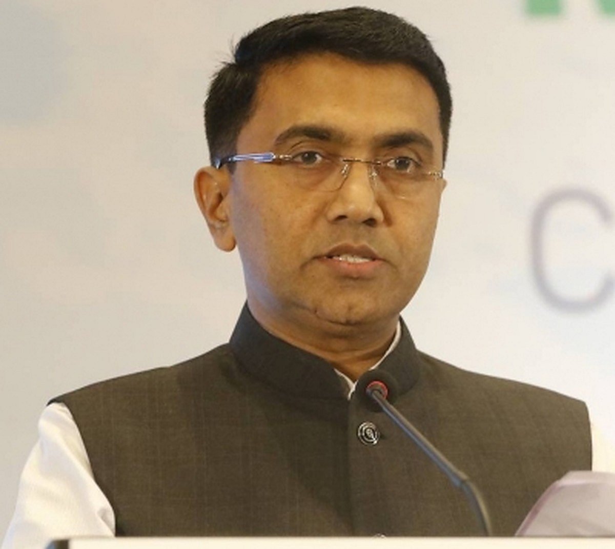Two attacks on foreign women tourists within a week, Goa CM asks hoteliers to obtain Labour Card