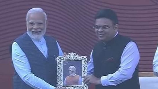 Jay Shah felicitates Modi with a photo of Modi in the Modi stadium, Congress says 'height of self-obsession'