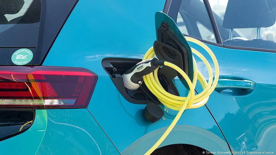 Delhi records a massive 19.5% EV sales of the overall vehicles sold in Dec 2023. It is the highest ever among any state in India till date. (photo: DW)