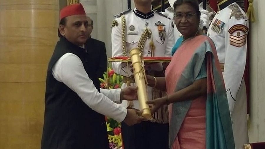 Padma awards conferred on Mulayam Singh Yadav, Mahalanabis, Sudha Murty, Keeravaani