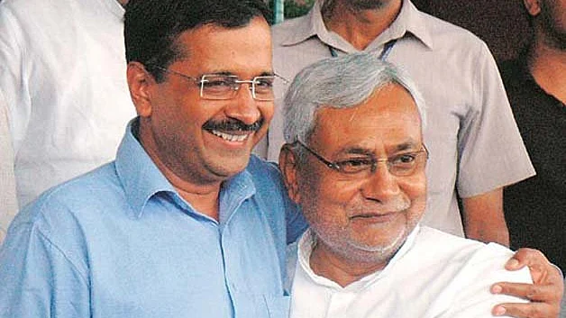 (L-R); Delhi Chief Minister Arvind Kejriwal with Bihar Chief Minister Nitish Kumar.