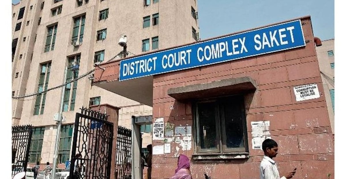 Woman shot at in Delhi's Saket court complex; Kejriwal questions Delhi's law and order situation