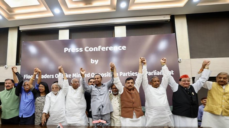 Oppn parties slam Modi govt, vow to strengthen unity in ranks