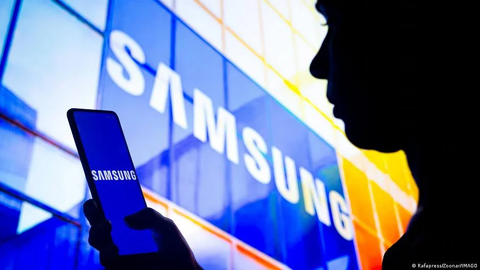 Samsung records lowest quarterly profit in 14 years