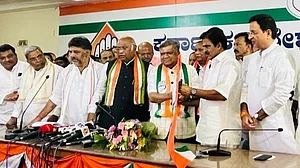 Former Chief Minister Jagadish Shettar Joins Congress in Karnataka
