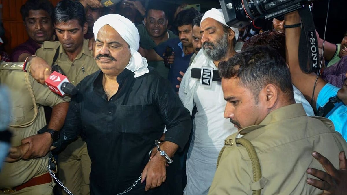 Atiq Ahmend and his brother Ashraf (ANI Photo)