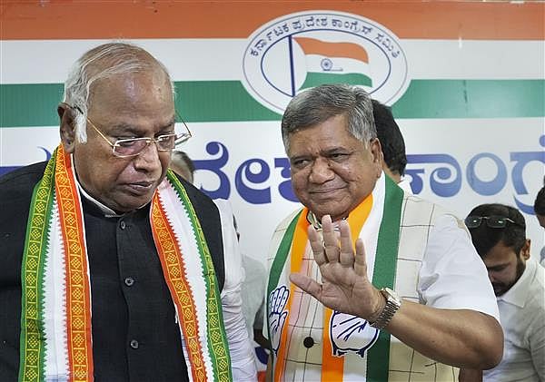 Jagadish Shettar's exit: BJP in damage control mode, Nadda to rush to K'taka