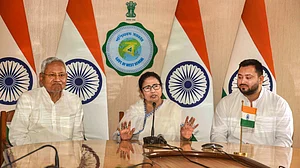 Oppn parties have to shed egos to unite against BJP: Mamata and Nitish