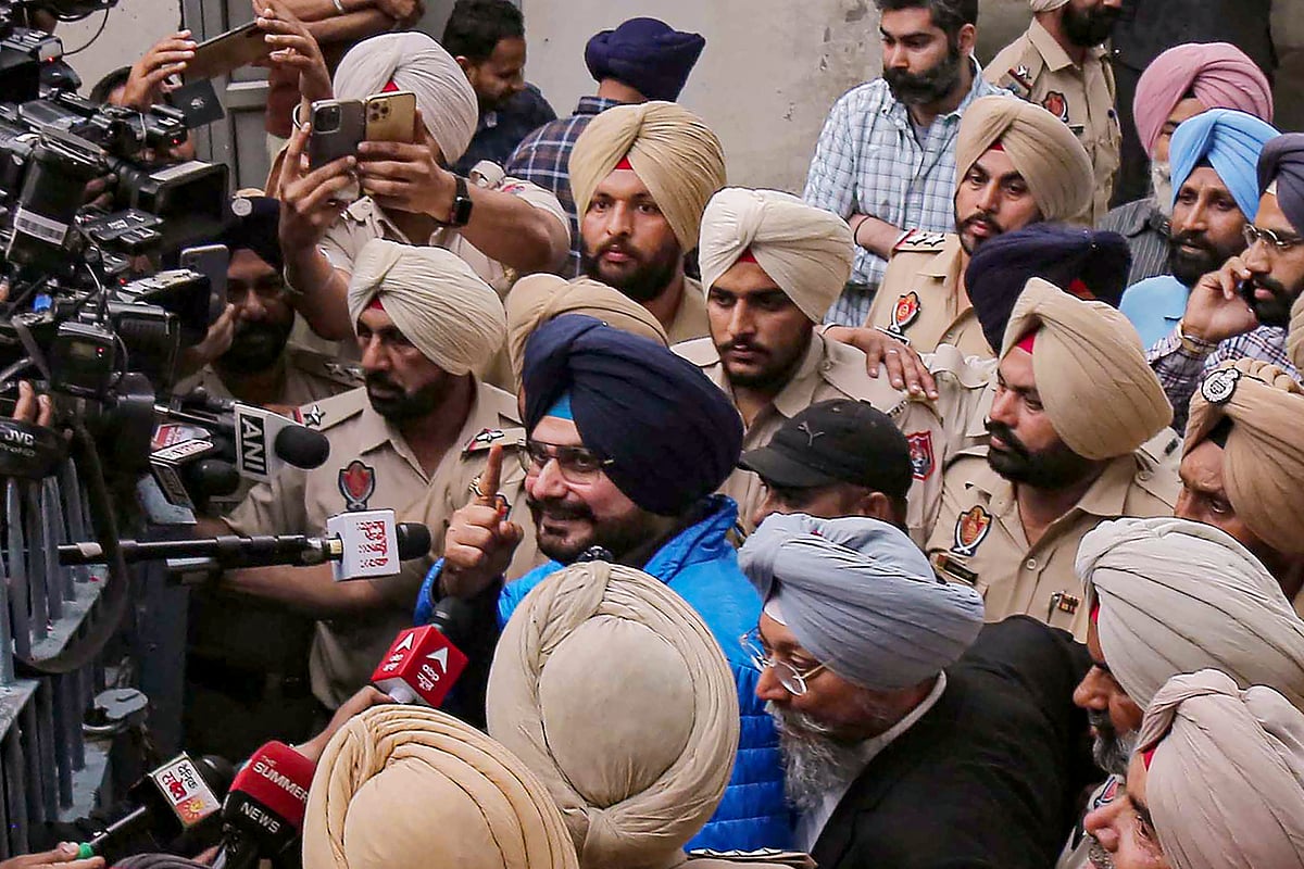 Navjot Singh Sidhu released from Patiala jail, slams Centre, also takes dig at AAP govt