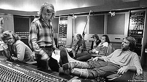 ABBA's longtime guitarist collaborator dies