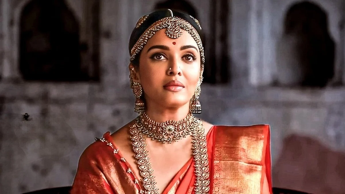 Aishwarya Rai Bachchan as Nandini in PS2 (Photo Courtesy: @CinemaWithAB/Twitter)
