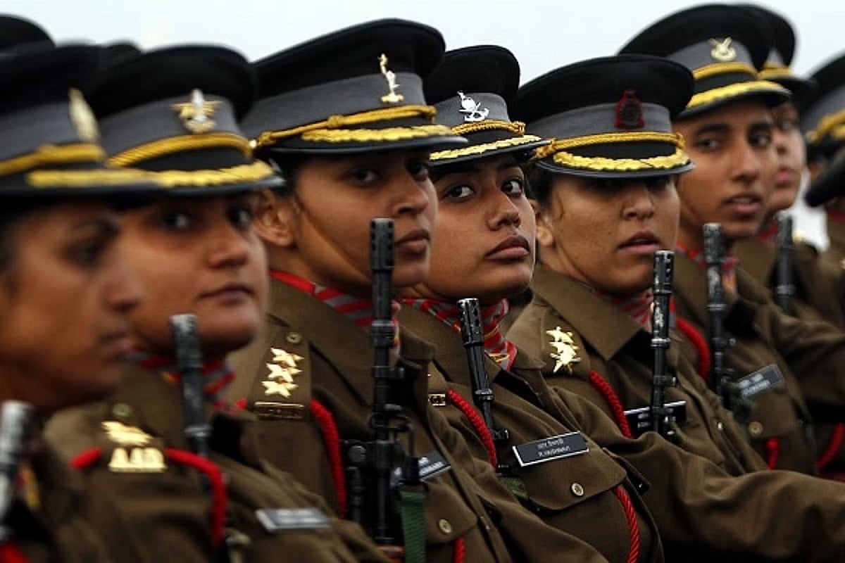 First batch of five women Army officers commissioned into Artillery regiments