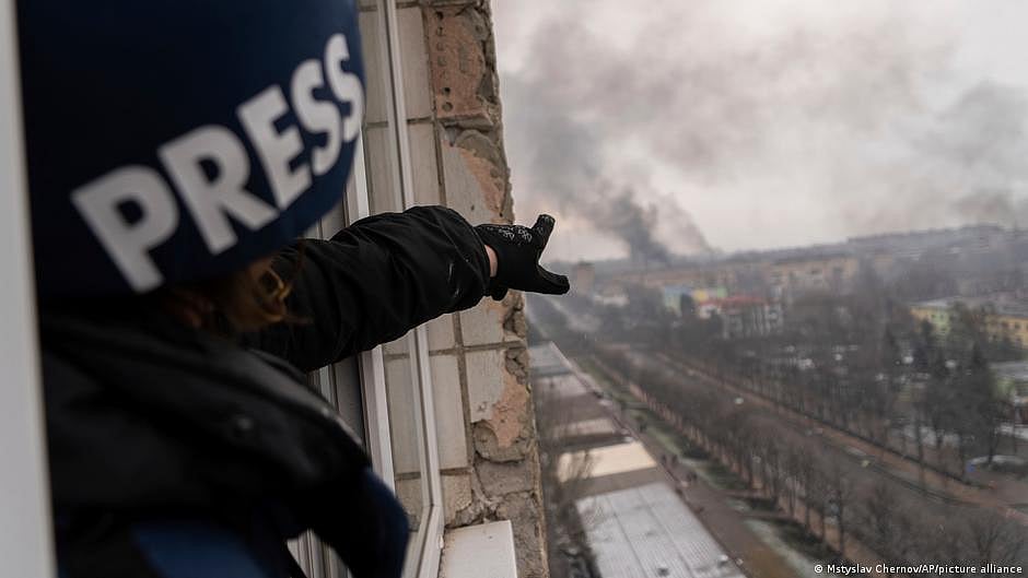 Ukraine tightens rules on frontline reporting
