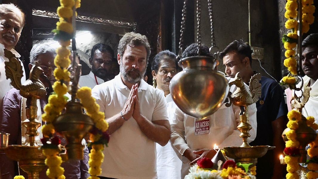 offering prayers at Rahul gandhi offers prayers at Sangamanatha Temple in Kudalasangama, Bagalkot
