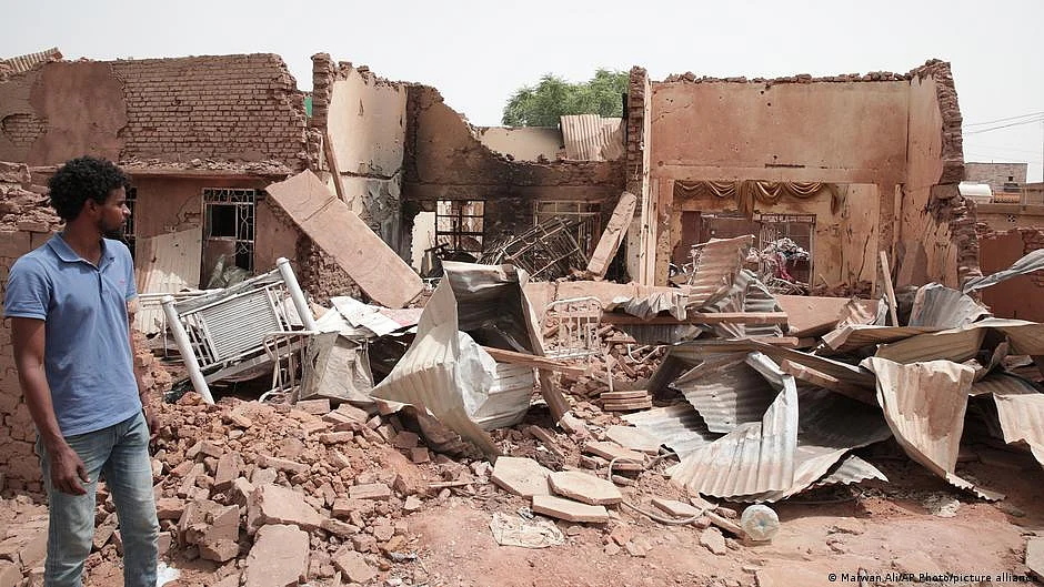 Dilapidated houses in Sudan