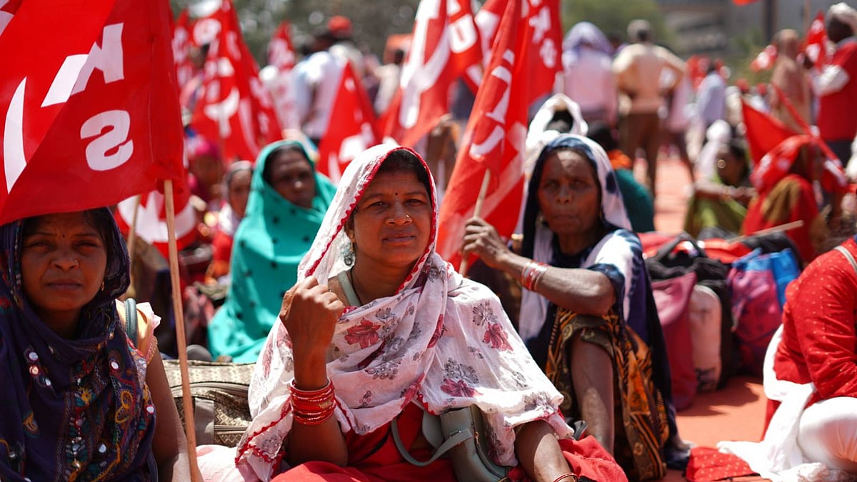 Farmers protest against Centre's policies at Delhi's Ramlila Maidan
