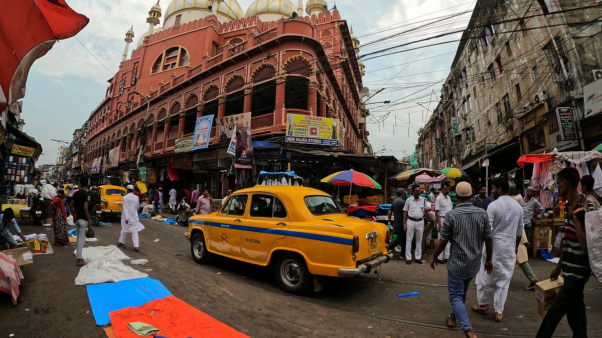 The scene of a busy market in front of Nakhoda Masjid during the Eid ul-Fitr festival on Friday, April 21 in Kolkata, India.