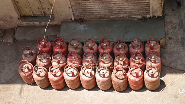 CNG, cooking gas to get 10% cheaper