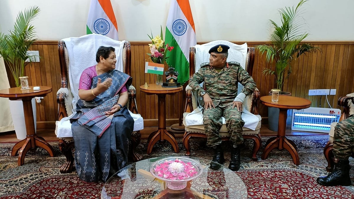 Army chief General Manoj Pande with Governor of Manipur Anusuiya Uikey at Raj Bhavan (photo courtesy @ANI/Twitter)