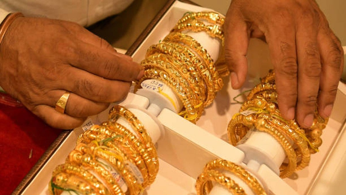 Representative image of a display of gold bangles (photo: Getty Images)