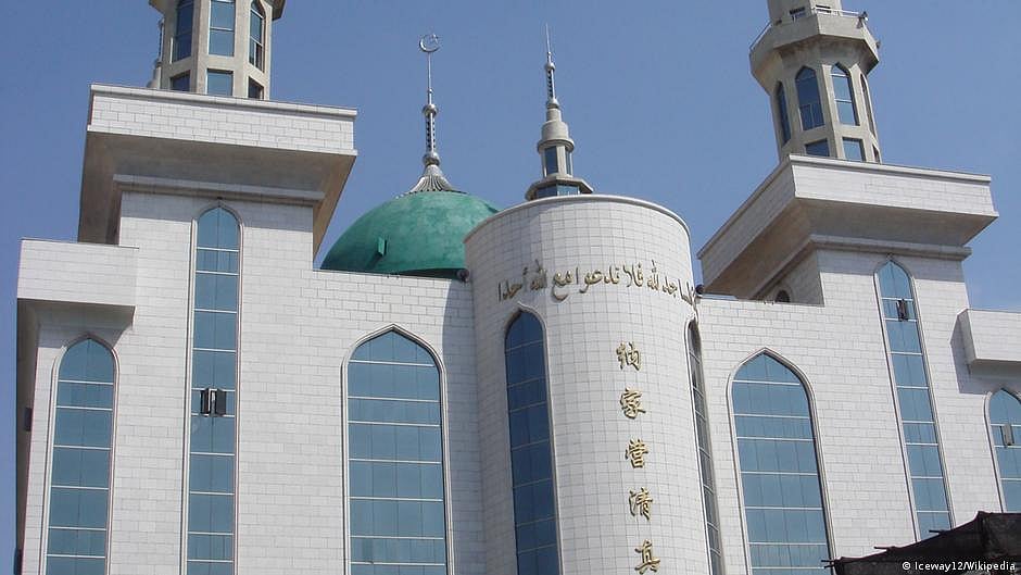 China: Hui Muslims protest plan to demolish Najiaying mosque (Photo: DW)