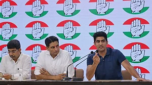 Congress leaders Deepender Singh Hooda and Olympic medal winner boxer Vijender Singh addressing a press conference (NH Photo by Vipin)