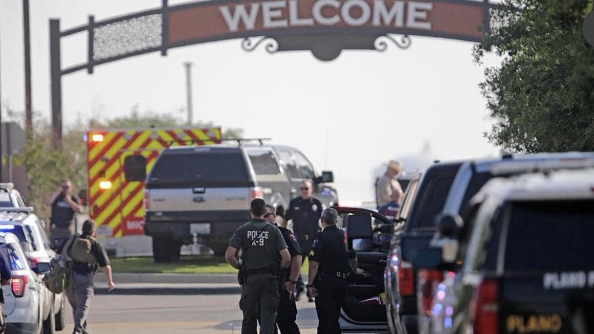 US Police at the site of the shooting (Twitter/@crimewithbobby
)