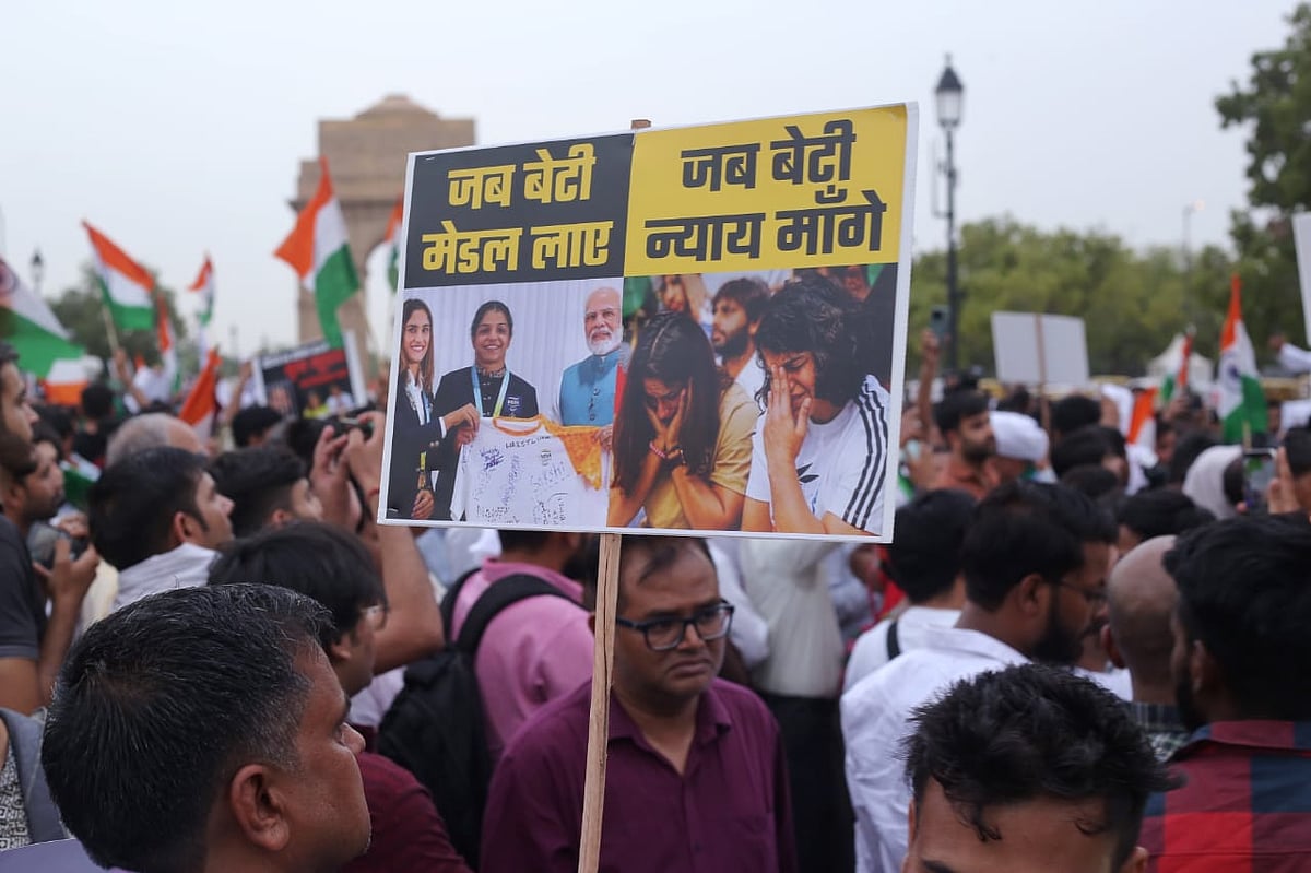 Protesters holding placards (NH Photos by Vipin)
