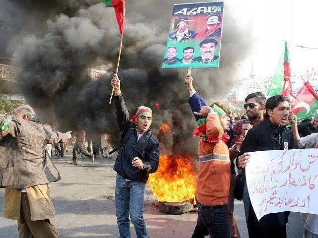 Violence in Pakistan over Imran Khan's arrest (Photo Courtesy: @Voldemortxox/Twitter)