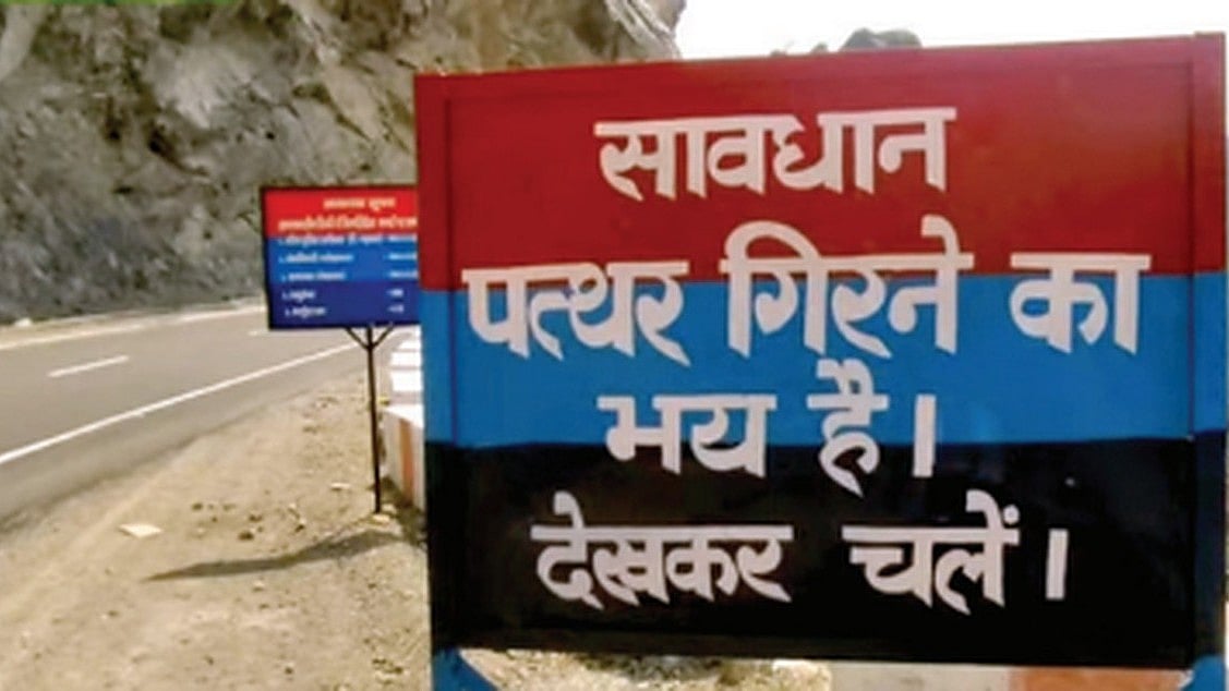 A signboard on way to Kedarnath from Rishikesh warns the travellers about falling boulders (Photo: Trilochan Bhatt)