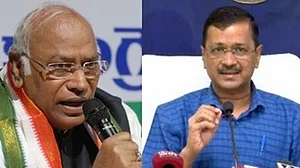SC lawyer files complaint against Kejriwal, Kharge for remarks against President's caste