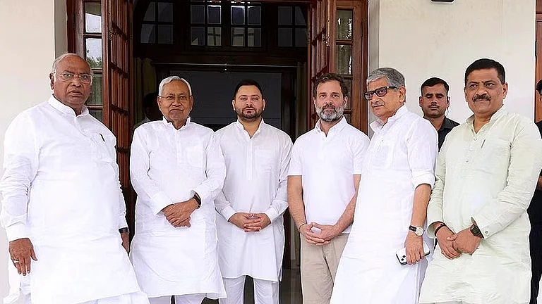 The Congress, JD(U) and RJD leaders met at Kharge's residence in New Delhi on April 12. (photo courtesy @RahulGandhi/Twitter)