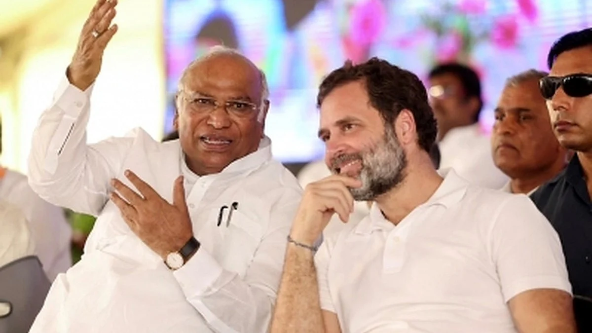 Congress President Mallikarjun Kharge along with Rahul Gandhi (Photo: IANS)