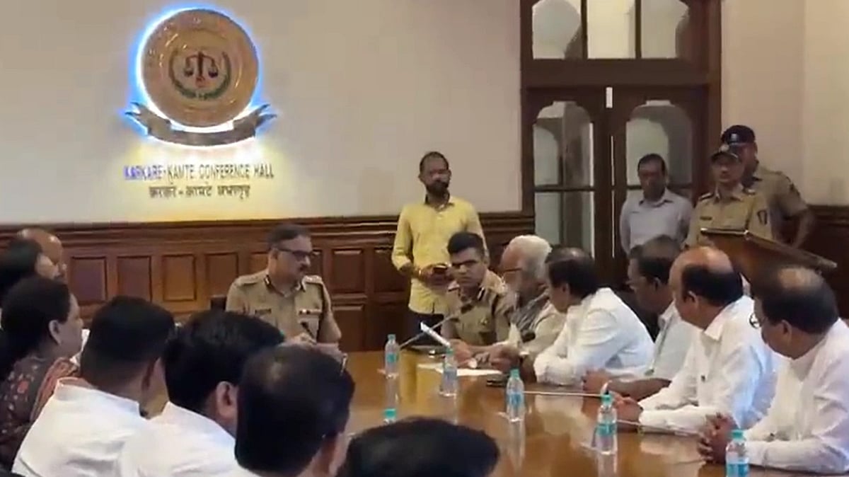 An NCP delegation meets Police Commissioner of Mumbai over the ‘derogatory’ article on social reformer Savitribai Phule (photo courtesy screengrab of a video by ANI)