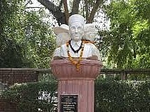Savarkar's bust in DU