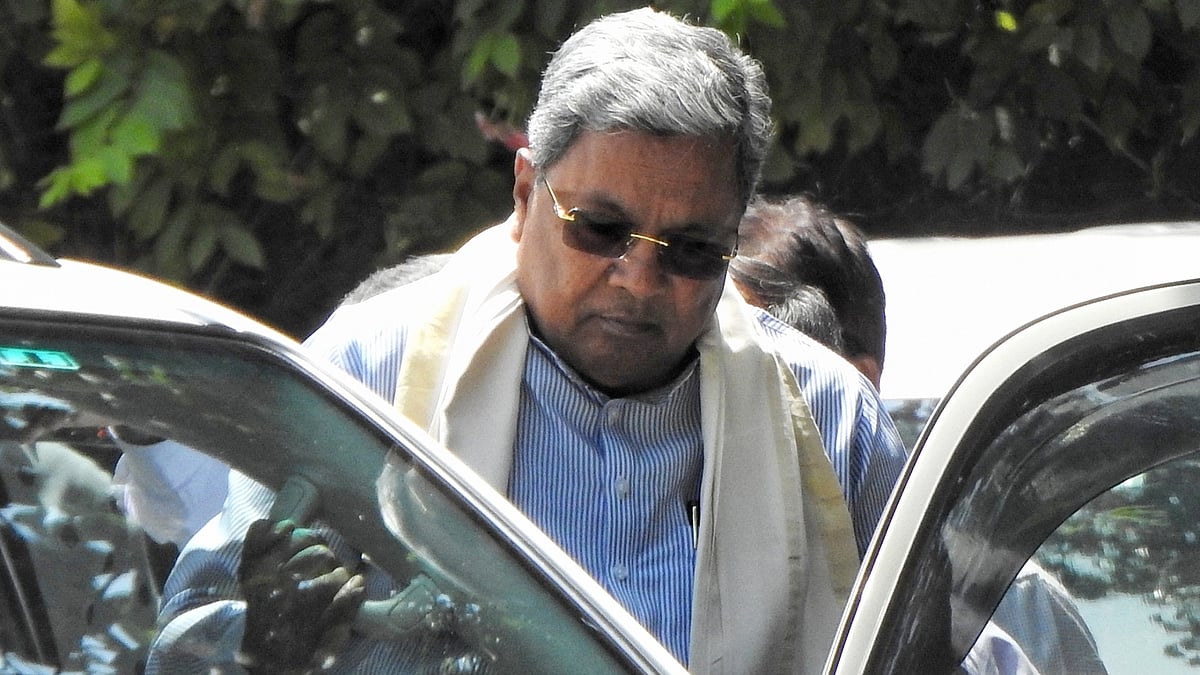 Karnataka CM Siddaramaiah leaves the war room at 15 GRG after a meeting with DyCM D K Shivakumar, and others over the formation of the state cabinet in New Delhi,Thursday, May 25.(Photo: Anupam Gautam/IANS)