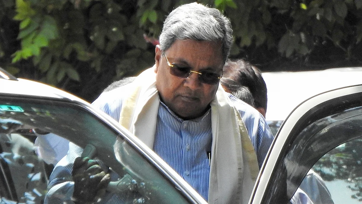 Karnataka CM Siddaramaiah leaves the war room at 15 GRG after a meeting with DyCM D K Shivakumar, and others over the formation of the state cabinet in New Delhi,Thursday, May 25.(Photo: Anupam Gautam/IANS)