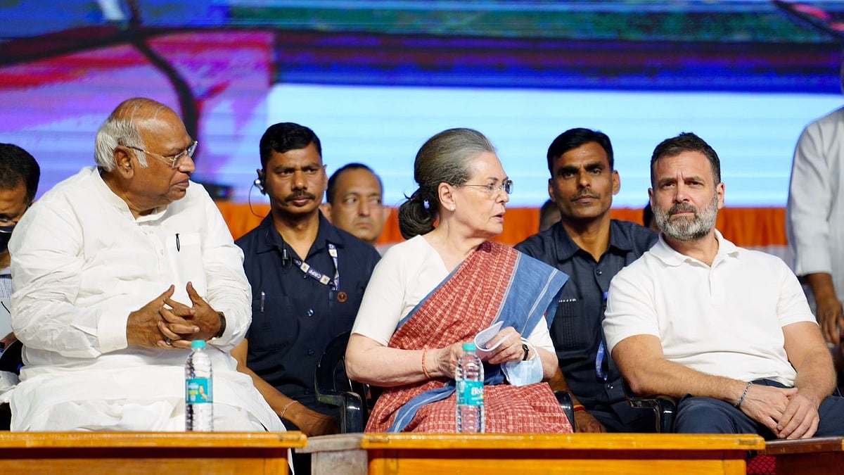 Mallikarjun Kharge, Sonia Gandhi and Rahul Gandhi (Photo Courtesy: Twitter/ @INCIndia)